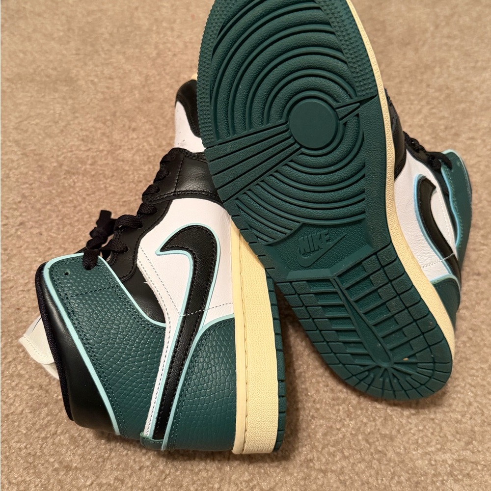 Jordan 1 - Picture 5 of 6